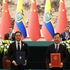 Autoridades de Ecuador y la República Popular China durante la firma de acuerdos que fortalecen la cooperación y trabajo conjunto.
