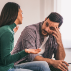 Hablar sobre dinero, hijos y proyectos de vida permite a las parejas conocer sus expectativas antes de asumir compromisos mayores.