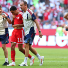 Jamal Musiala (c.), jugador del Bayern Munich, tras sufrir un desmayo en pleno partido.