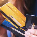 El pago indiscriminado con tarjeta de crédito puede conllevar al sobreendeudamiento.
