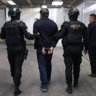Guatemala capturó a Wilson Mendoza Barberan, exfuncionario público de Ecuador, con orden de extradición a Estados Unidos por narcotráfico.