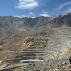El desempeño ocurre en medio de desafíos como la paralización del catastro minero, la minería ilegal y la menor atracción de nuevas inversiones.