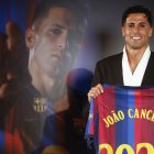 Joao Cancelo fue presentado como nuevo jugador del FC Barcelona.