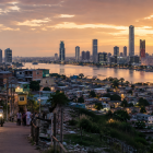 Referencial. Guayaquil enfrenta el desafío de mejorar la seguridad, los servicios y su organización territorial ante el crecimiento de la ciudad.