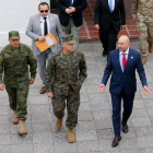 El ministro de Defensa Gian Carlo Loffredo junto al comandante del Comando Sur de los Estados Unidos, General Francis L. Donovan.