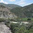 El antiguo Land Rover se precipitó a la quebrada del río Guayllabamba. Pilar Franco quedó a cargo de seis hijos: Pilar, María Victoria, María Rosa, Xavier, Milagros -mi madre- y José Luis.