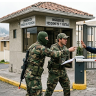 Imagen generada con IA para graficar intento de ingreso de militares falsos.