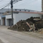 Los vecinos cuestionan no solo convivir con calles con baches, sino con intervenciones que permanezcan paralizadas o avanzan lentamente.
