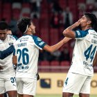 Jugadores de Liga de Quito celebran el tanto de Luis Segovia (c.) contra Emelec.