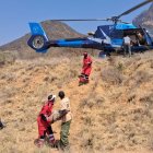 Los rescatistas recuperaron los restos de las personas fallecidas y entregó la zona del accidente a los investigadores para determinar las causas hecho.