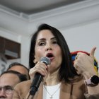 Luisa González afirma que Pachakutik permite candidatos invitados en Manabí para las elecciones 2027.