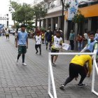 En cada cierre vial mal pensado, las activaciones  bloquean calles quitando el parqueo al cliente fijo de un domingo y reemplazándolo por un público flotante que no consume igual en los locales de la zona.