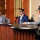 Rafael Verduga (i) y Jorge Reinoso (d), exdirectivos de Barcelona SC, participaron en un conversatorio sobre las Sociedades Anónimas.