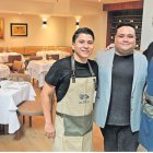 David Insandara, chef, junto a Jorge Morales, director de sala y sommelier, y Nicolás Weisson, head chef.
