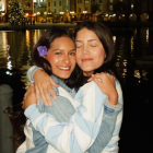 Referencial.Grace Calero abraza a su hija tras regresar a Guayaquil.