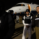José Serrano en su arribo a Ecuador.