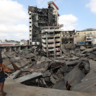 La destrucción del edificio donde funcionó el centro comercial Multicomercio pone en riesgo a quienes viven y trabajan en el centro-sur de Guayaquil.
