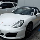En vehículos, el bien de mayor valor es un Porsche, cuya base de subasta asciende a $65.109,60.