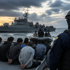 Imagen referencial del operativo marítimo en el que fueron trasladados 28 tripulantes hacia el puerto de Manta.