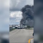 Un avión de carga se estrelló al salirse de la pista después de aterrizar este domingo 6 de septiembre en el Aeropuerto Internacional de Miami, Estados Unidos.