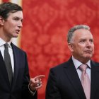 Los enviados de EE.UU, Jared Kushner (izquierda) y Steve Witkoff, este sábado 5 de septiembre en Moscú.