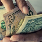 No se puede pagar casas con dinero en efectivo a partir de los $10.000.