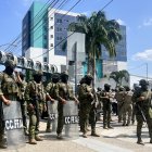 El pasado 8 de julio de 2026, el alcalde de Guayaquil, Aquiles Álvarez fue trasladado al Hospital Alcívar; el lugar estuvo resguardado por personal militar.