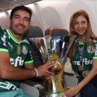 Leila Pereira (d), presidenta de Palmeiras, en la consecución de uno de los títulos brasileños.