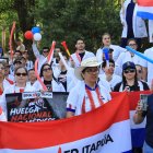 Un grupo de médicos paraguayos del sector público, durante una jornada de protestas al final de un paro nacional de dos días, en Cambyretá (Paraguay)