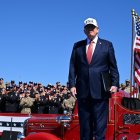 El presidente de Estados Unidos, Donald Trump en la Ellipse en Washington, DC.