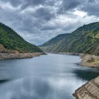 El embalse Mazar alimenta al complejo hidroeléctrico Paute Integral conformado por Mazar 170 megavatios (MW), Molino (1.100 MW) y Sopladora (487 MW).