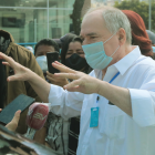 Abdalá Bucaram espera su sentencia en una clínica.