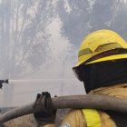 El incendio forestal registrado en La Vicentina generó una columna de humo visible y obligó a restringir parcialmente la circulación vehicular.