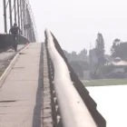 La búsqueda en el río no permitió localizar al conductor y ahora se investiga qué ocurrió después del siniestro.