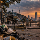 El abandono urbano y la acumulación de basura reflejan el deterioro de una ciudad que reclama mayor atención y planificación.