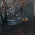 El fuego se habría iniciado alrededor de las 15:00 y se extendió con gran intensidad.