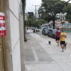 Autoridades allanaron un inmueble en Urdesa que funcionaría como una presunta casa de citas.