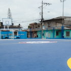 La cancha del Guasmo Norte fue renovada por el Chelsea como parte de su proyecto para impulsar el deporte comunitario en Guayaquil.