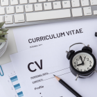 El Currículo Nacional por Competencias busca fortalecer el aprendizaje de niños y adolescentes mediante conocimientos, habilidades, valores y herramientas para la vida cotidiana.