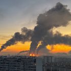 Dos personas murieron y otras 21 personas, entre ellas varios menores, resultaron heridas este domingo en la región de Moscú por un ataque ucraniano con drones.