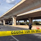 El vehículo en el que se encontraba Wilber Rafael Garcés cuando recibió impactos de bala por la espalda en Texas.