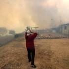 El incendio en Casitagua afecta la calidad del aire por el humo y ceniza, generando riesgos para habitantes de sectores cercanos.
