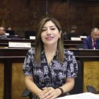 La asambleísta del oficialismo Inés Alarcón propuso un cambio en el orden del día pero no logró los votos necesarios.