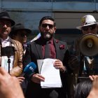 Leonidas Iza y Washington Andrade acudieron a la Corte Constitucional para presentar una Acción Extraordinaria de Protección.