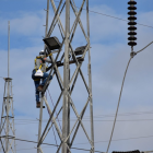 Las grandes industrias deben desconectarse de la red eléctrica una vez a la semana.