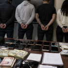 Referencia. Cuatro ciudadanos extranjeros fueron aprehendidos en Carcelén Bajo, durante un operativo policial que investigó presuntos préstamos extorsivos.