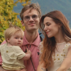 Pewdiepie (Felix Kjellberg) junto a su esposa Marzia y su hijo Bjorn.