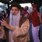 Wild Wild Country reconstruye la historia de Osho y la comunidad que creó en Oregón.