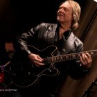 Johnston se ha presentado en escenarios como el Carnegie Hall y el Lincoln Center, en Nueva York, y en el Tokyo Jazz Festival