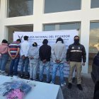 La Policía Nacional capturó a 10 personas en Quito durante allanamientos contra una presunta estructura criminal vinculada a Los Lobos.